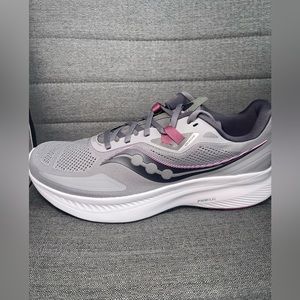 Saucony Guide 15 Running Sneakers Women’s 10.5 Gray New Without Box